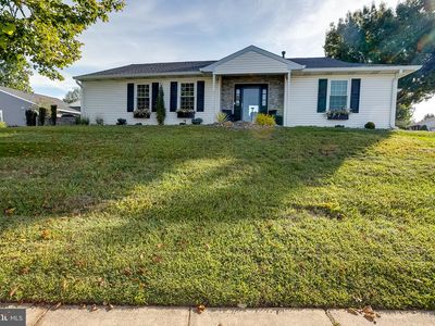 Property at 2 Waterwheel Ct, Columbus, NJ
