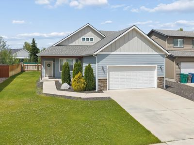 1601 E Marilyn Cir