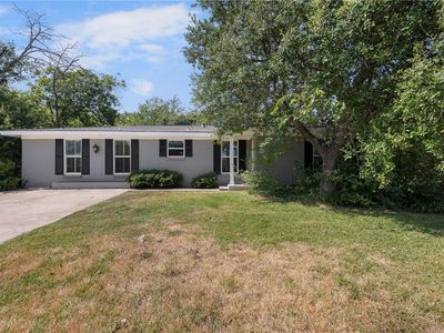 2404 Burton Dr