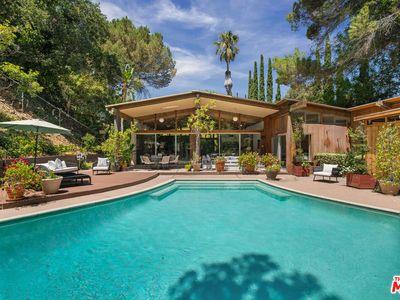 9470 Hidden Valley Pl