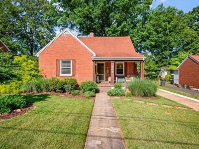 903 Westview Dr