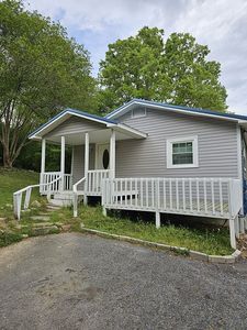 16 Hinson Ave
