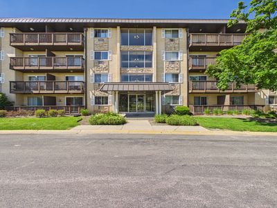 2222 S Goebbert Rd APT 358