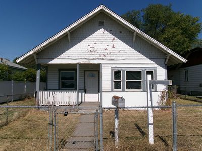 907 E Broad Ave