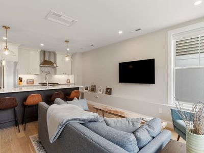 220 Bowen St #1