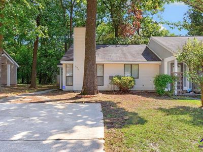290 Somerset Dr