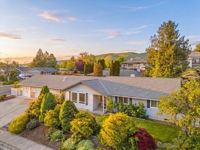 2390 Fairfield Dr