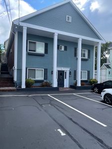 65 Woodlawn Ave