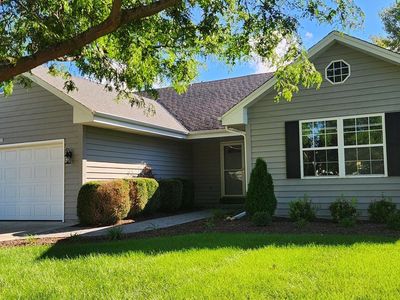 1132 Eastbrook DRIVE