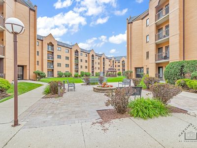 7410 W Lawrence Ave UNIT 421