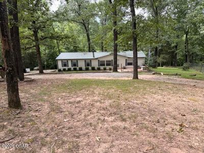 943 Hickory Ln