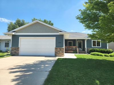 2704 Abbott Dr
