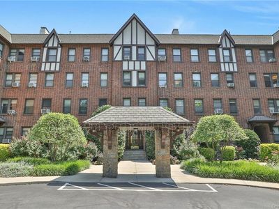 240 Bronxville Road UNIT B3