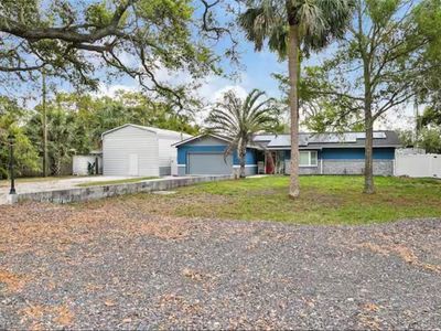 10825 TWIN PALMS RANCH RD