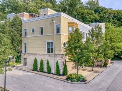 2011 Villa Carabelli Dr