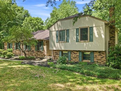 352 Rosewae Ave