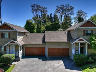 10910 10912 Fruitland Avenue E