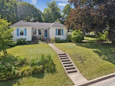 25 Mosedale St