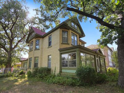 327 4th Ave S