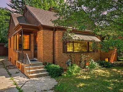 Property at 706 Loessel Ct, Bay City, MI