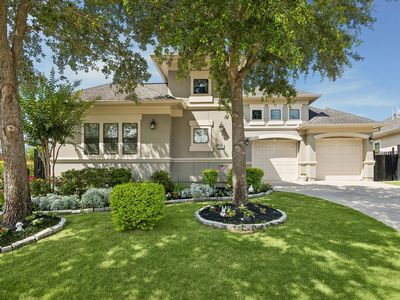 3914 Louvre Ln