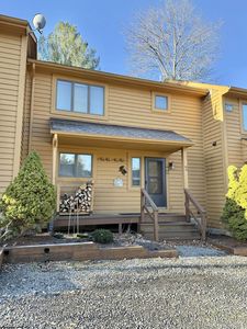 82 Deerfield Vlg UNIT 82