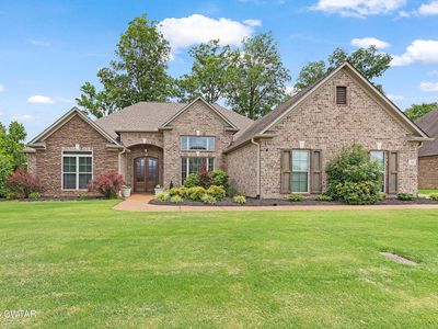 100 Ravenwood Dr