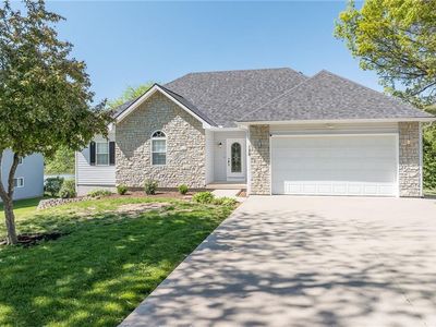 128 Lakeview Dr