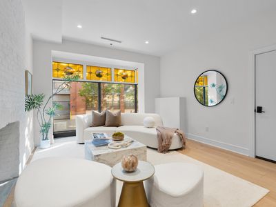 225 Montgomery St #1
