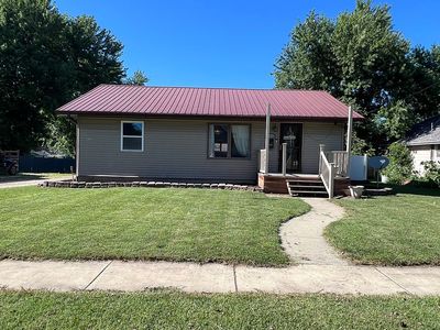 Property at 1008 E Lafayette Ave, Jacksonville, IL