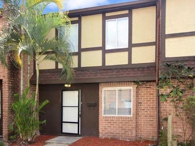 2332 Huntington Green Ct #7