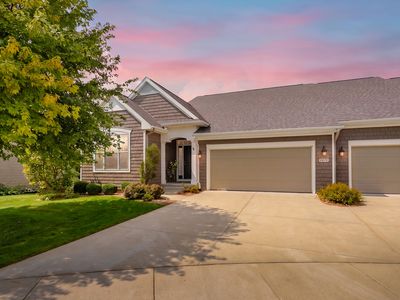 8874 Oak Meadow Cv