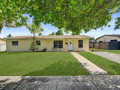 Property at 102 NE 206th Ter, Miami Gardens, FL