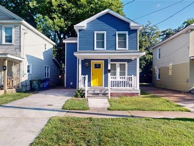 1307 W 42nd St