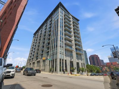 740 W Fulton St APT 1203