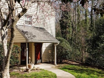 412 Oak Hollow Ct