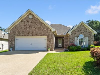 5047 Easton Dr