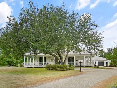 13850 Old Greenwell Springs Rd