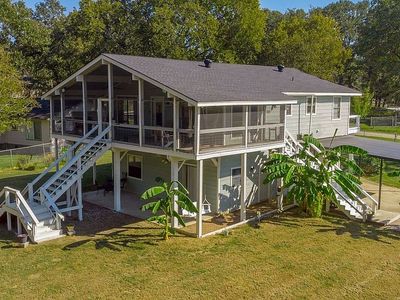 Property at 360 S Lakeside Dr, Huntsville, TX