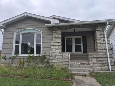 1302 Upper 11th St