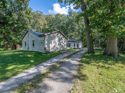 8945 S Custer Rd