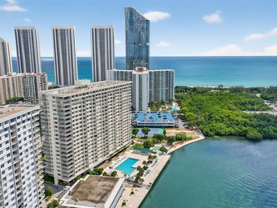 300 Bayview Dr APT 1009