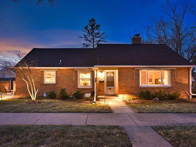 8104 West Lorraine PLACE