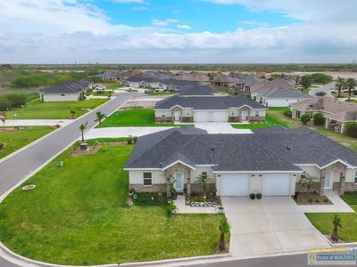 8 N Bay Hill Dr