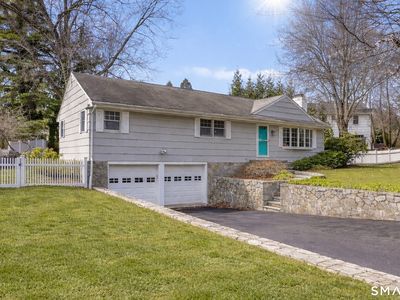 11 Old Field Road