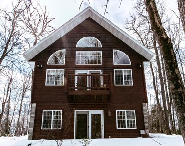 38504 Grave Lake Rd