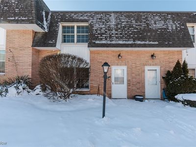 Property at 6919 N Parkway Dr, Middleburg Heights, OH