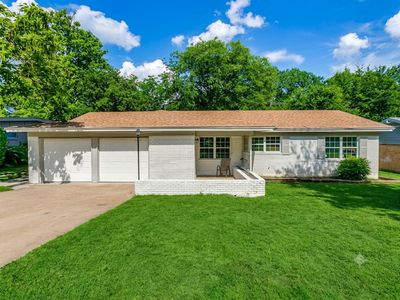 3821 Bonnie Dr