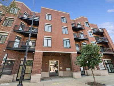 1890 N Milwaukee Ave APT 3C