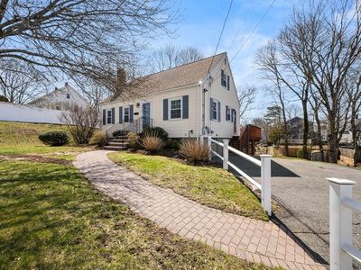 25 Hawkins St
